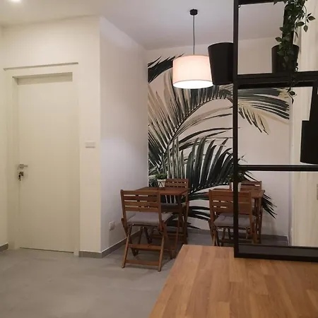 לינה וארוחת בוקר Istai Center
